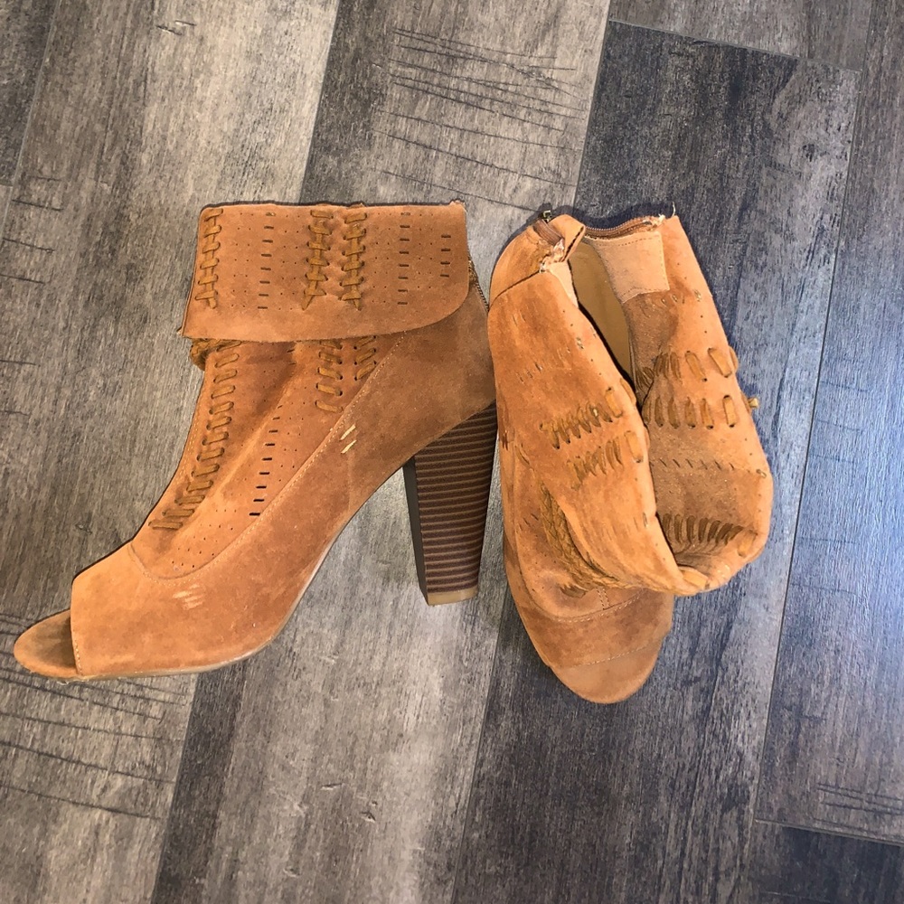 Bambo Brown Faux Suede Women’s Booties size 11